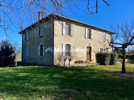 a 20min d'auch - pour les amoureux de la pierre!