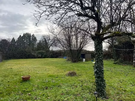 terrain constructible de 500 m² à chateaubernard (16)