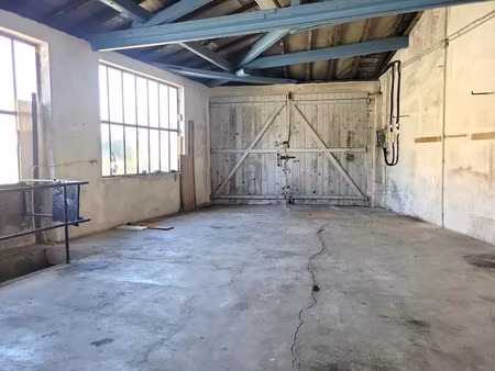 location parking 80 m² à le creusot (71200)  380 €