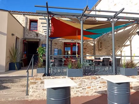 fonds de commerce à vendre beaufou 285m2 268 000€