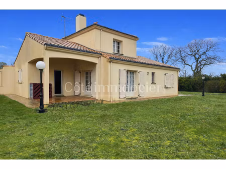 pornic - proche commodites