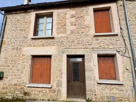 maison en pierre à vendre 3 chambres proche de thenon (24)