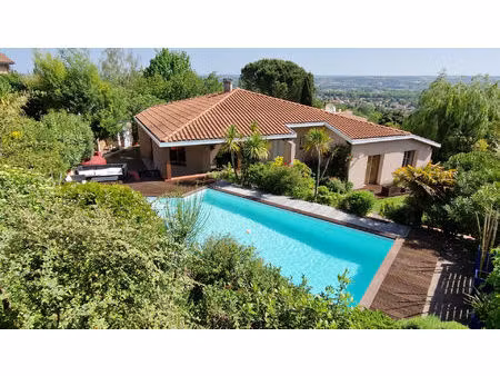 grande maison familiale 6 pièces avec piscine et vue exceptionnelle à péchabou