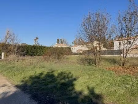 dernier terrain à bâtir – peyrolles-en-provence – exclusivité