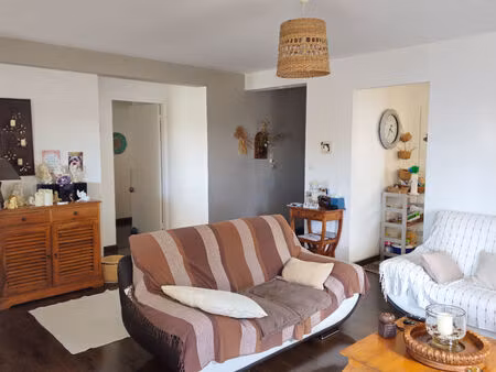 appartement 4 pièces 92 m2 saint-gilles hauts