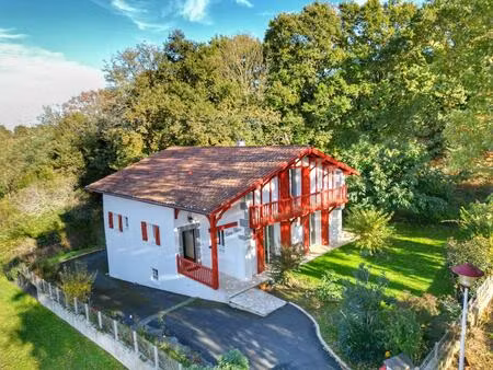 maison familiale avec terrasse  sous-sol et appartement t2 – proche saint-palais