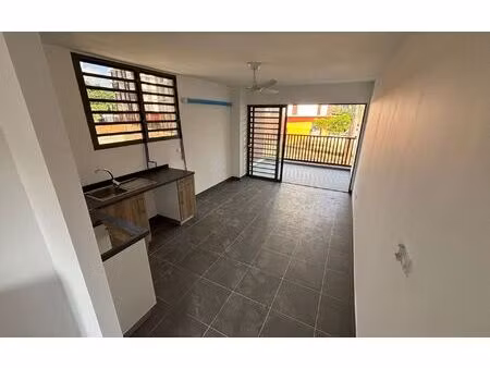 location appartement  m² t-1 à remire-montjoly  481 €