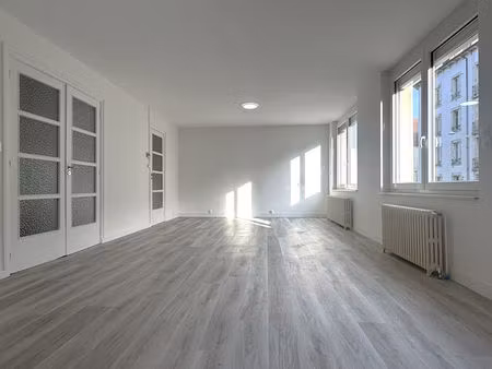 appartement t3 avec garage entierment renove