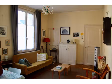 maison d'habitation à vendre comprenant : au rez-de-chaussée