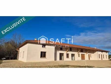 ? ferme entièrement reconstruite – vue dégagée & calme absolu – saint-étienne-du-bois