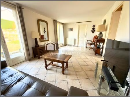 à découvrir à charmante maison avec terrain