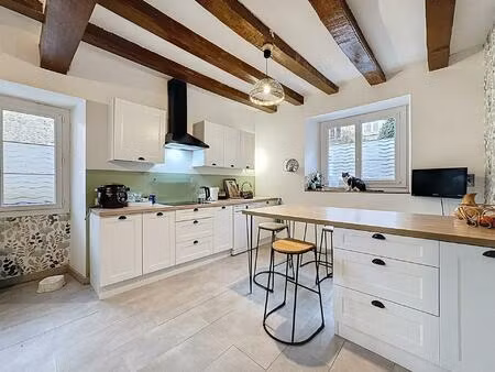 maison de village  5 chambres  pas de terrain