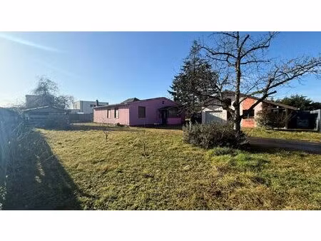 maison plain-pied avec un grand terrain et projet à fort potent