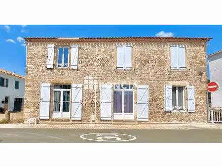 maison de ville de caractère au cœur de talmont-saint-hilaire