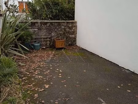 location garage box et parking à quimper (29000) : à louer / quimper