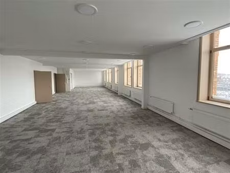 location bureau arras 185 m²