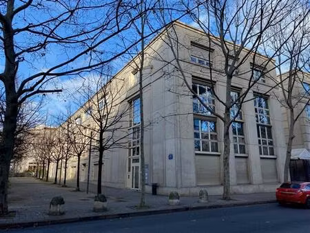 location bureau montpellier 53 m²