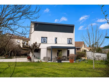 a vendre maison auch 3 chambres d'une surface de 105 m2 avec jardin