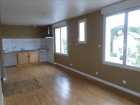 maison lussac les chateaux - 4 pièce(s) - 101 m2