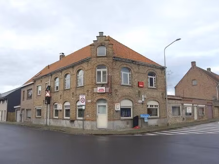 commercieel te huur in beerst met 3 slaapkamers