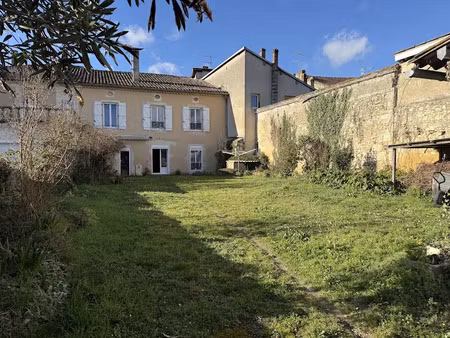 vente maison 8 pièces 230 m² à gondrin (32330)  150 000 €