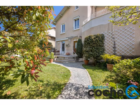 lyon 3 montchat chambovet – maison t8 avec jardin paysagé