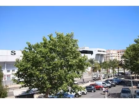 superbe t3 rénové lumineux port de toulon / stade mayol