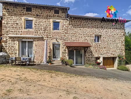 a vendre - a 1 min de villemontais - maison coup de coeur en pierre avec 3 chambres