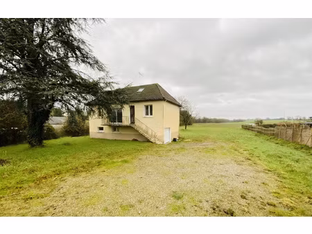 maison a vendre avec 2000m2 de terrain.