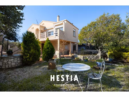 maison avec dépendance et piscine – fort potentiel d’aménagement – marignane