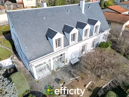 maison 10 pièces - 223 m²