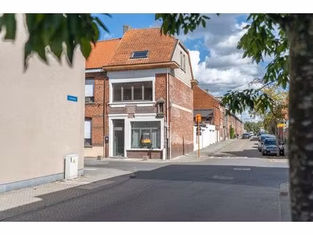 volledig vernieuwde (2025) 2 slaapkamerwoning (a label)