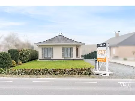 goed gelegen bungalow te overboelare!