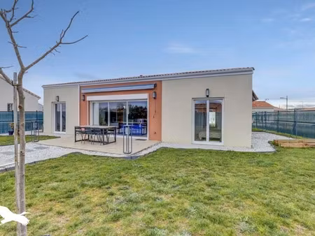 vente maison 4 pièces 86 m² à lisle-sur-tarn (81310)  249 499 €