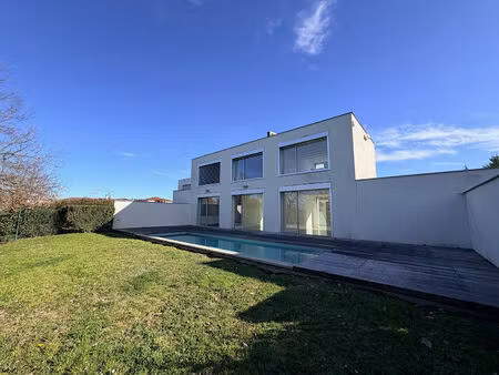 vente maison 5 pièces  136.00m²  seilh