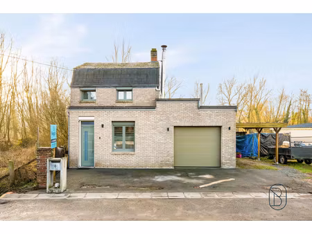 huis te koop in lessen met 2 slaapkamers