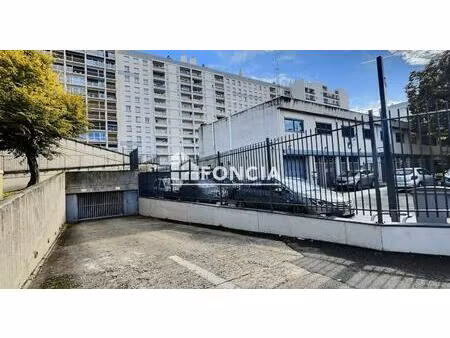 garage fermé - centre ville - proche gare