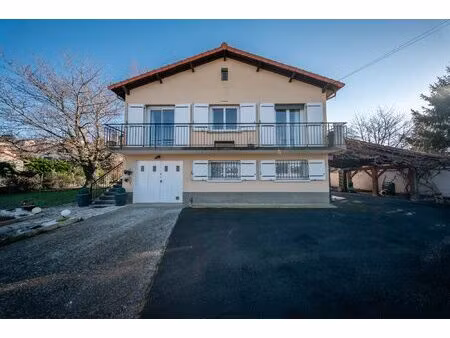 maison familiale de 156 m²  nombreuses annexes sur 1 088m² de