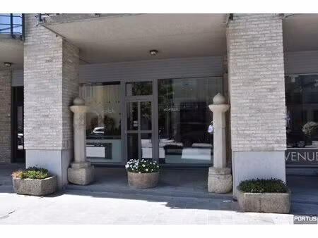 handelspand met uitstekende ligging te huur te nieuwpoort-bad