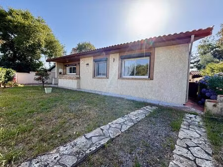 ares - charmante maison 3 chambres et garage