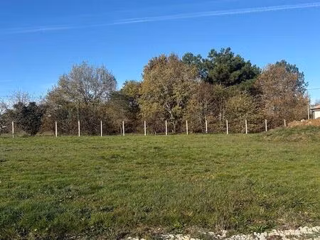 terrain à bâtir à les peintures (33230)