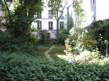 location local professionnel 25m²