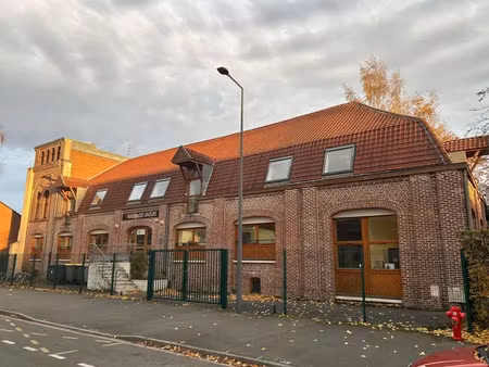 immeuble de bureaux indépendant à vendre - visibilité  accessibilité et stationnement aux 