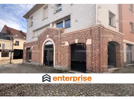oppotunité rare - emplacement premium - local commercial de 80 m² avec parkings