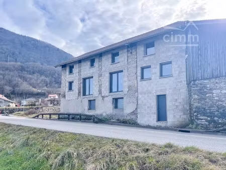 appartement t4 de 90m² - etat d'achèvement - garage -place de parking - remise - vue