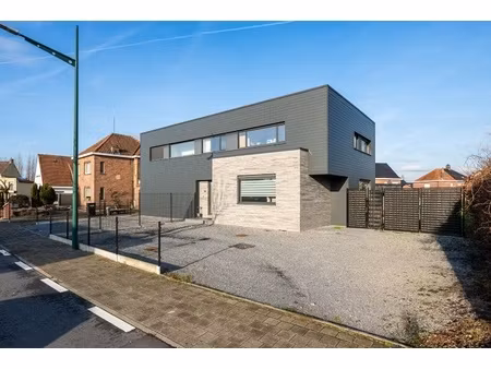 huis te koop in evergem met 5 slaapkamers