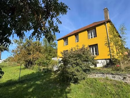 maison de 6 pièces de 200 m² située à cheffois