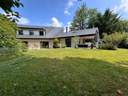 vaucresson proche centre  commerces  écoles.