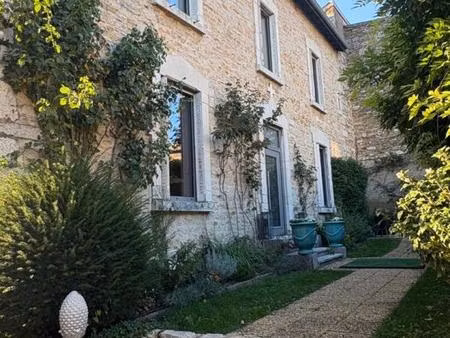 maison en pierres dans le revermont