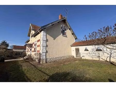 idéale maison de famille de caractère avec piscine
